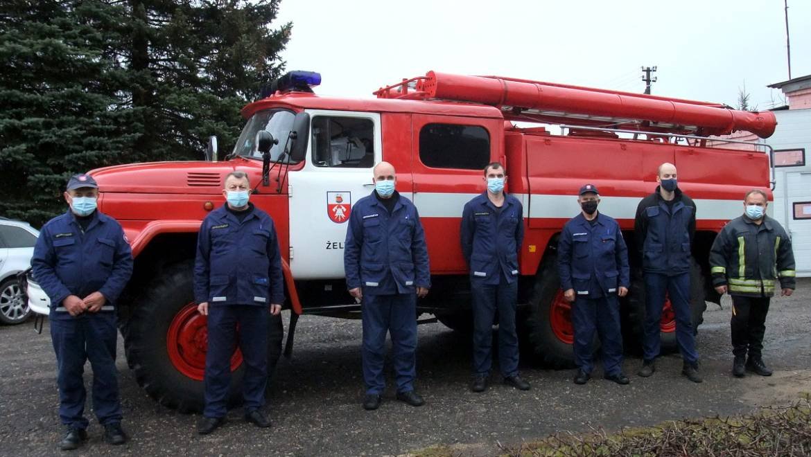 UGNIAGESIŲ TEORINIŲ ŽINIŲ IR PRAKTINIŲ ĮGŪDŽIŲ VERTINIMAS