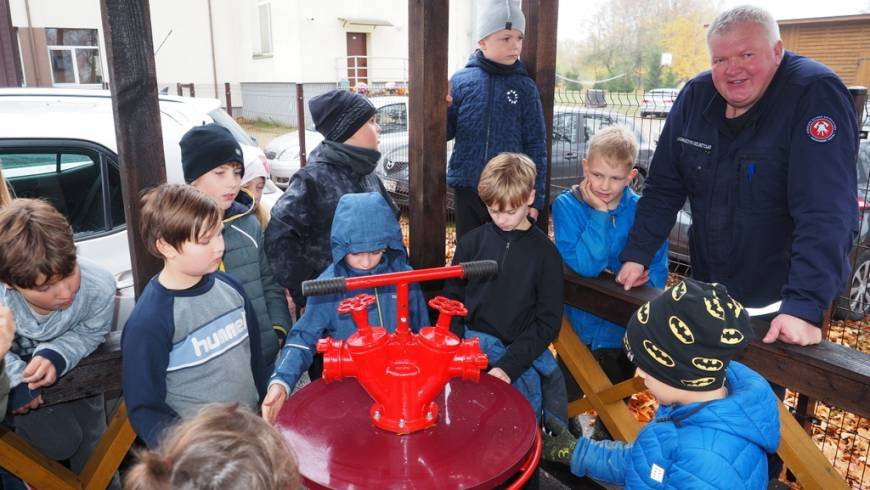 Mokinių viešnagė pas ugniagesius